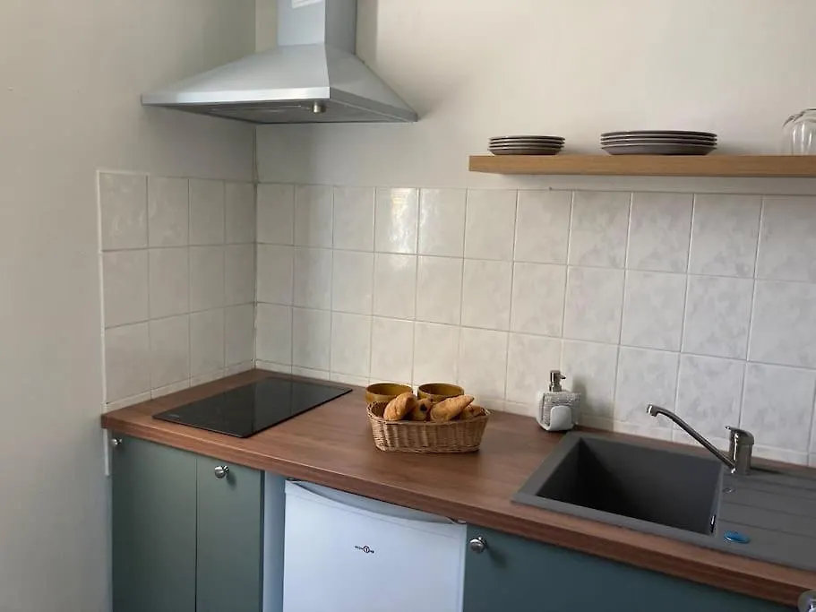 Cozy Studio With Balcony And Free Parking Aix-en-Provence Apartment